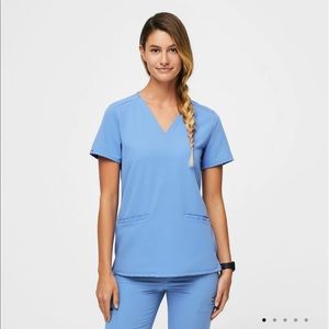 Figs Casma 3 Pocket Scrub Top size Medium Figs Zamora Joggers size Medium